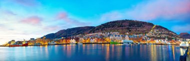 Bergen Bryggen, Norveç Alacakaranlıkta Panorama Limanı