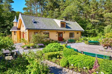 Üniversite Müzesi Bergen, Norveç 'teki Üniversite Bahçelerinde Sarışın