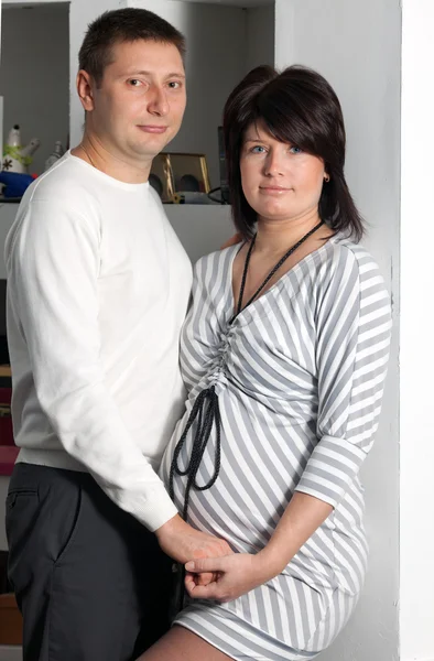 The man and the pregnant woman — Stock Photo, Image