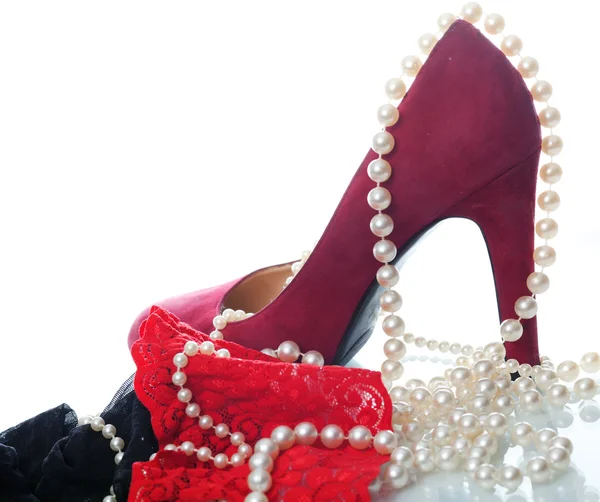 Zapatos femeninos rojos — Foto de Stock