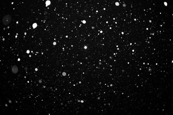 Красивый Летать Тяжелый Снег Черном Фоне Ночного Неба — стоковое фото