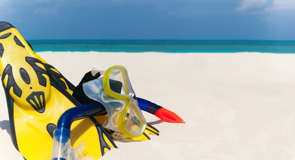 Snorkelen op het strand — Stockfoto