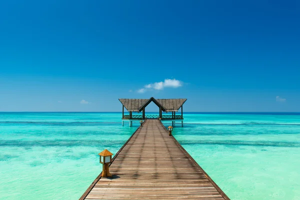 Embarcadero sobre el océano Índico — Foto de Stock