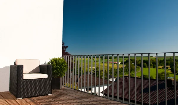 Privater Balkon mit schöner Aussicht — Stockfoto