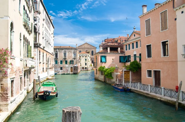 Romantic canal in venice italy — Stock Photo, Image