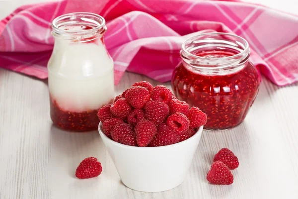 Raspberry, yogurt and jam — Stock Photo, Image