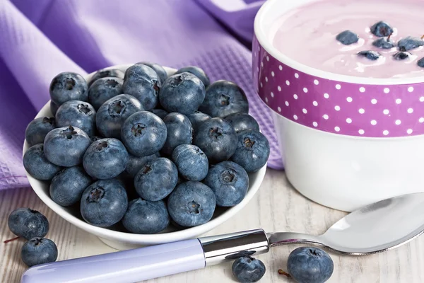 Blueberry and yogurt — Stock Photo, Image