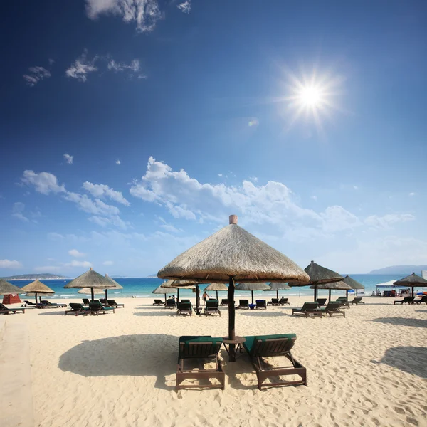 Umbrella on beach — Stock Photo, Image