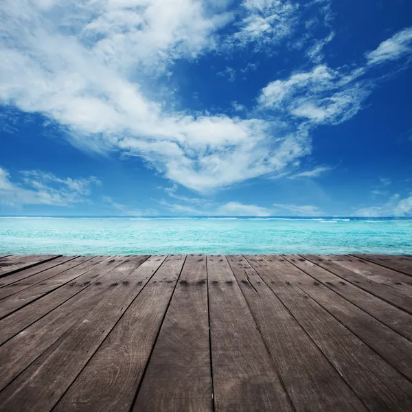 Plataforma ao lado do mar — Fotografia de Stock