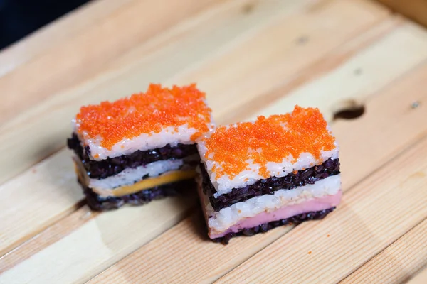 Traditionele Japanse gerechten-sushi — Stockfoto