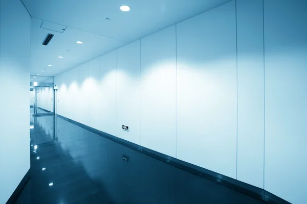 Folyosó modern irodában — Stock Fotó