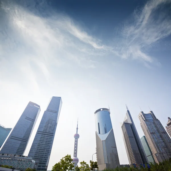 Drei Wolkenkratzer, Geschäftszentrum in Shanghai — Stockfoto