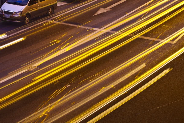 多くの車で高速道路 — ストック写真