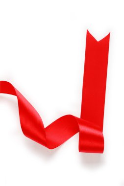 beyaz zemin üzerine kırmızı destek şerit