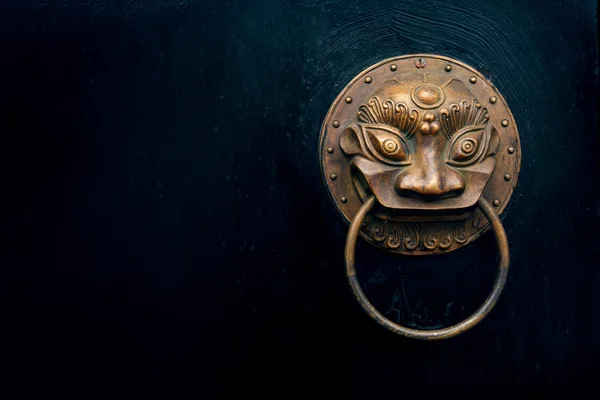 Antique oriental door knocker — Stock Photo, Image