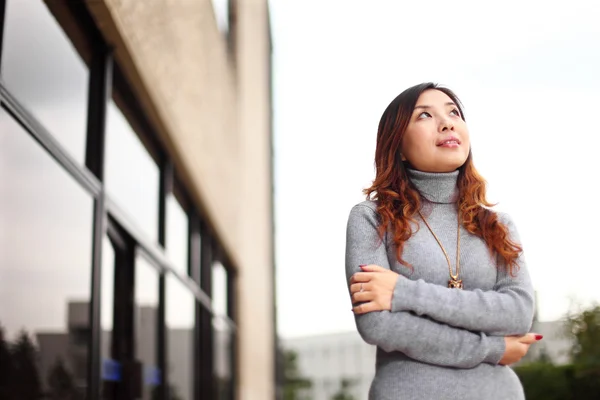 Sorridente asiatico business donna — Foto Stock