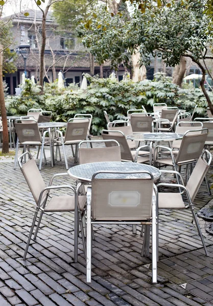 Stuhl in der Kaffeebar im Freien — Stockfoto