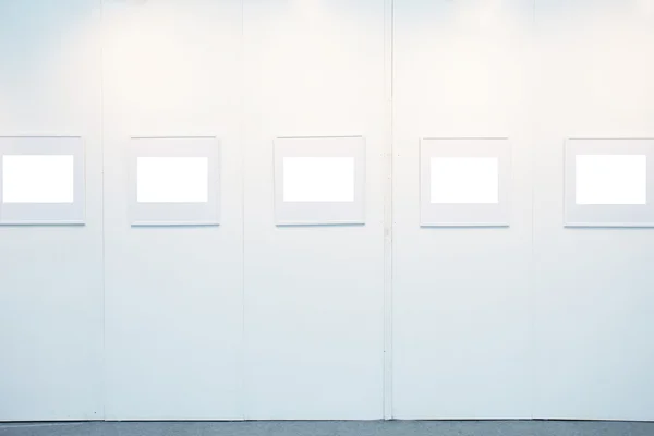 Empty frames in a room — Stock Photo, Image