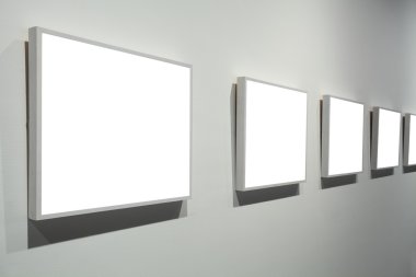 Müzesi'nde boş çerçeveler