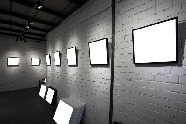 beyaz duvar Sanat Müzesi'nde kareleri