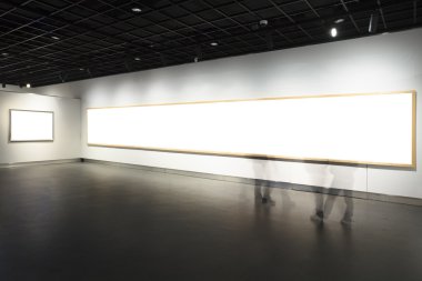 Müzesi'nde boş çerçeveler