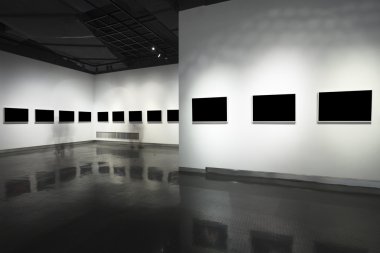 Müzesi'nde boş çerçeveler