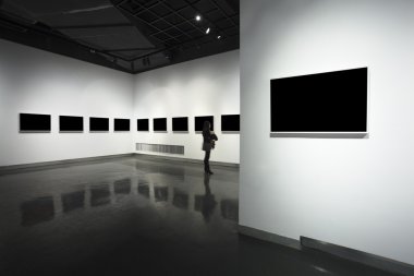 Müzesi'nde boş çerçeveler