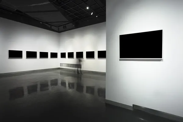 Marcos vacíos en el museo —  Fotos de Stock