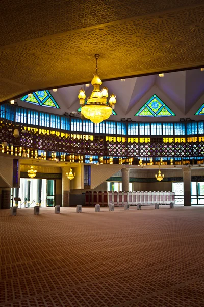 Intérieur de la mosquée malaysienne — Photo