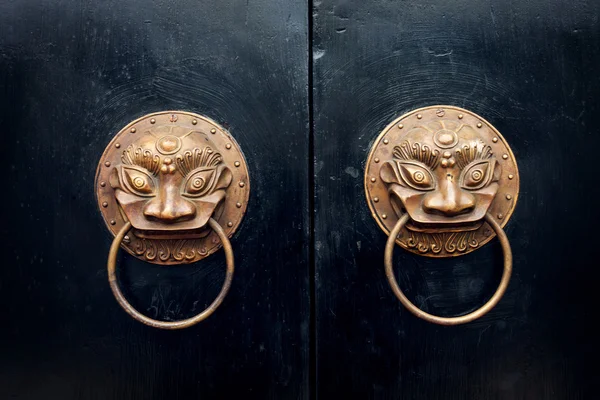 Antique oriental door knocker — Stock Photo, Image