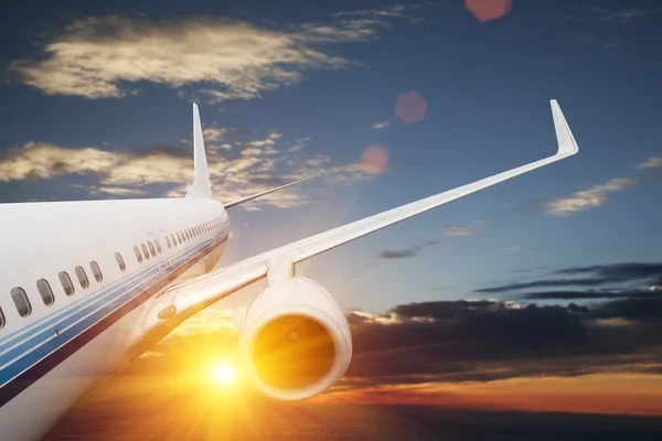 空に大きな飛行機 — ストック写真