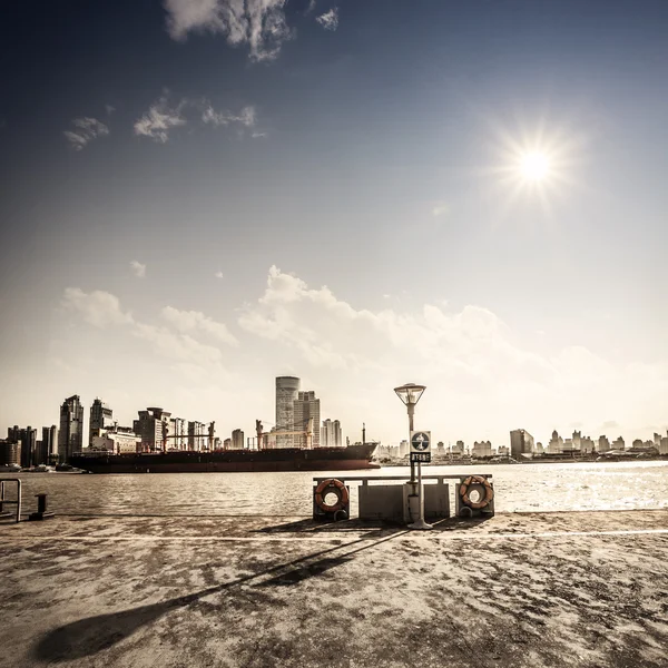 Ship through city — Stock Photo, Image