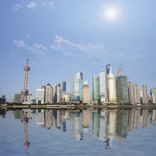 Paesaggio di shanghai con pavimento in legno — Foto Stock