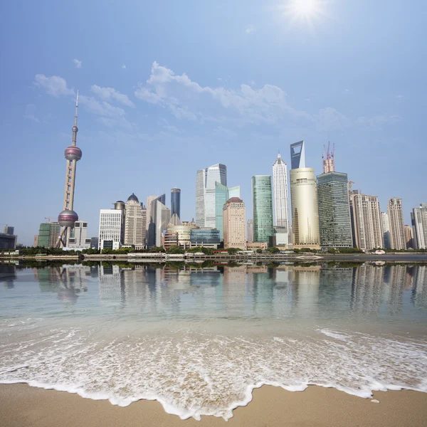 Landscape of shanghai with beach — Stock Photo, Image