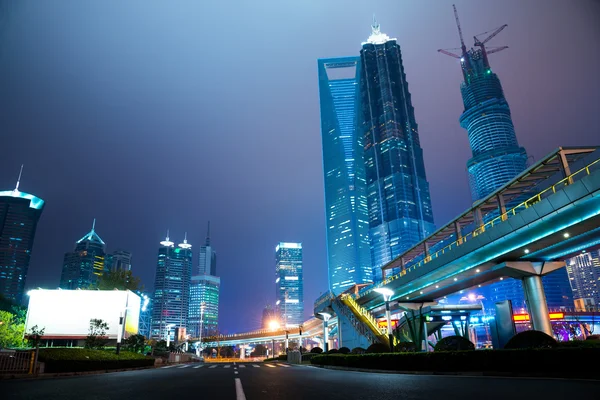 现代城市的夜景 — 图库照片