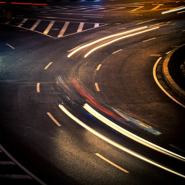 Autos in der Nacht auf der Autobahn — Stockfoto © filmfoto #96976692