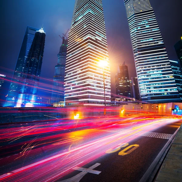 Nachtszene der modernen Stadt — Stockfoto