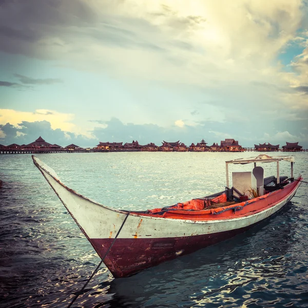 Boat at the beach — Stock Photo, Image