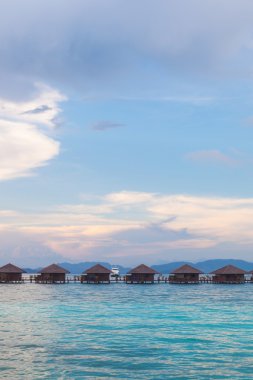 üzerine su bungalov