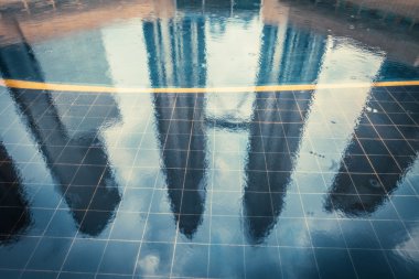 Kuala Lumpur - 15 Şubat: Petronas İkiz Kuleler görünümünü Tarih 1 Şubat