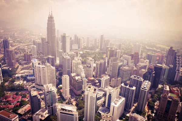 Ciudad moderna en Kuala Lumpur — Foto de Stock