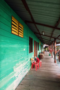 su üzerinde bungalov