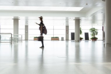 hareketli taşıt metroya istasyonunda bulanık