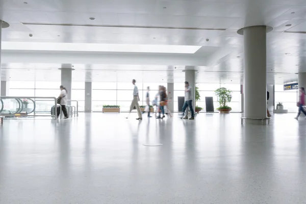 Motion blurred commuters At the Subway Station — Stock Photo, Image