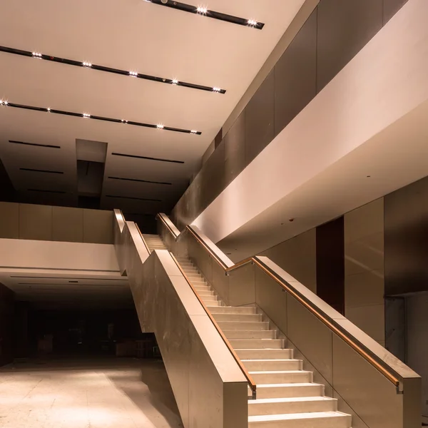 近代的なオフィスの階段 — ストック写真