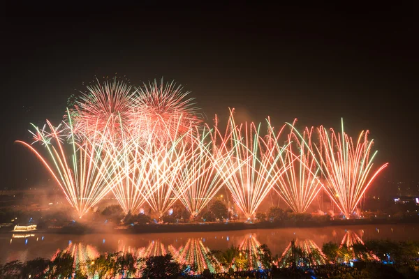 Fuegos artificiales — Foto de Stock