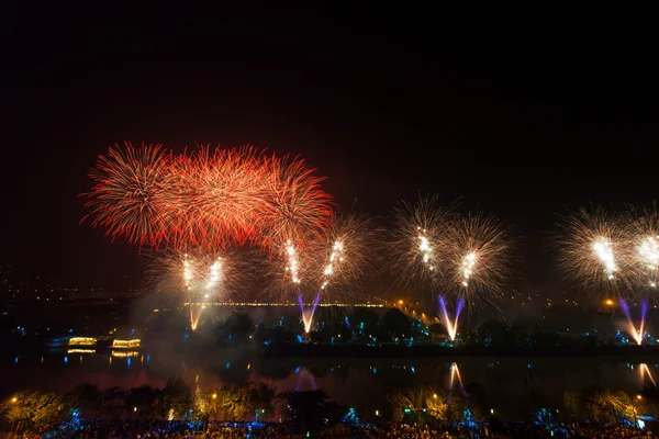 Fuegos artificiales —  Fotos de Stock