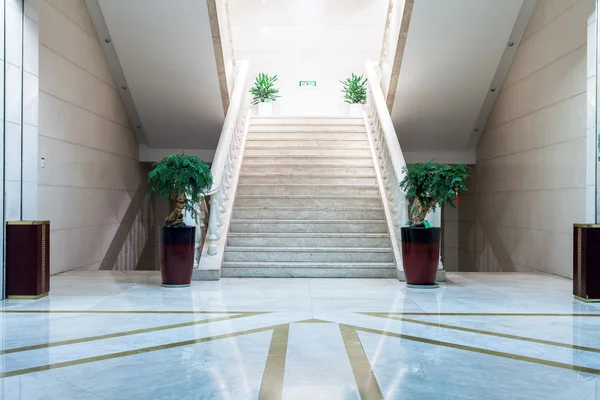 Escaleras en edificios de moden — Foto de Stock