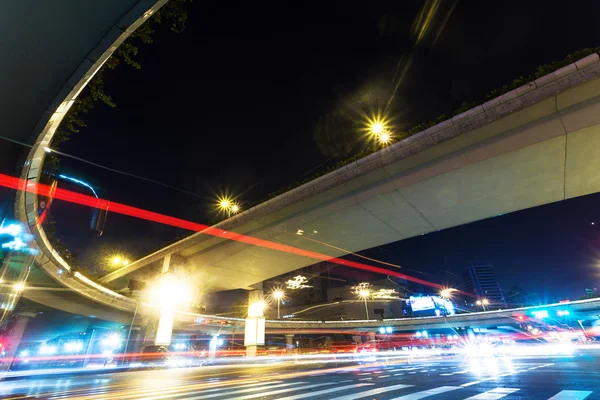 Tráfego noturno — Fotografia de Stock