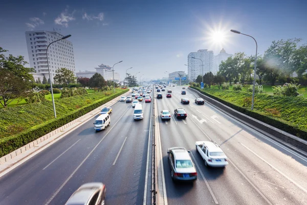 Zivilverkehr in der Stadt — Stockfoto